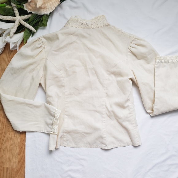 SOLD Jessica’s Gunnies Gunne Sax Lace Button Shirt - Picture 6 of 8